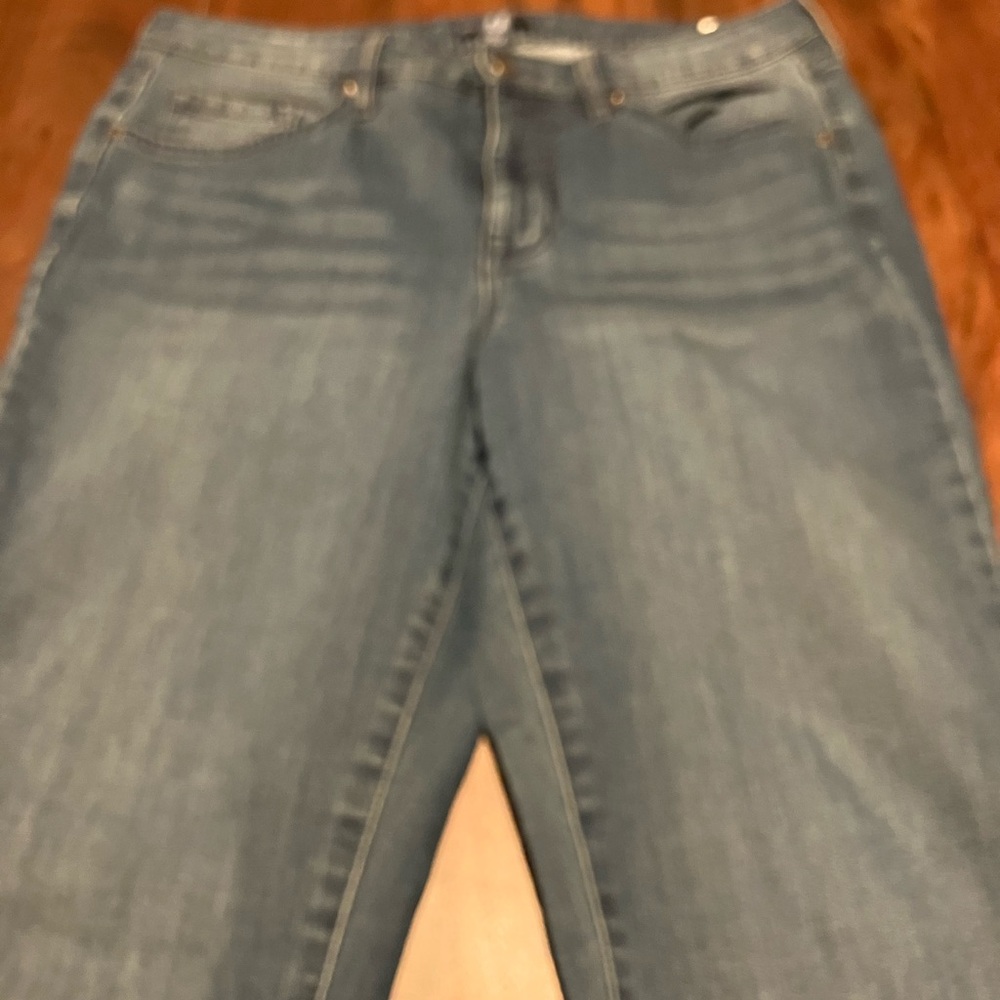Isaac Mizrahi Women's Straight Leg Blue Jeans - Picture 4 of 4